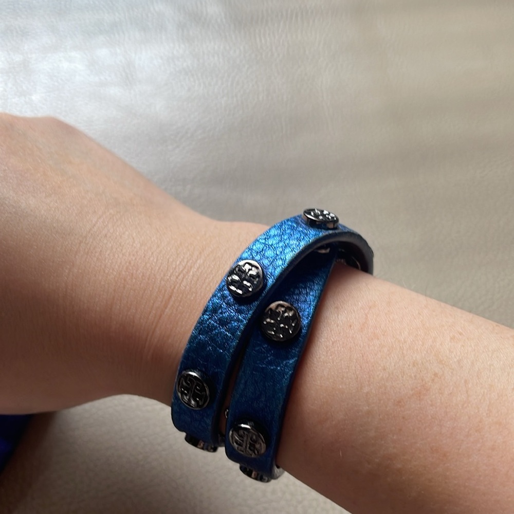 Tory Burch Double Wrap Logo Studded Bracelet Navy - Excellent Condition!